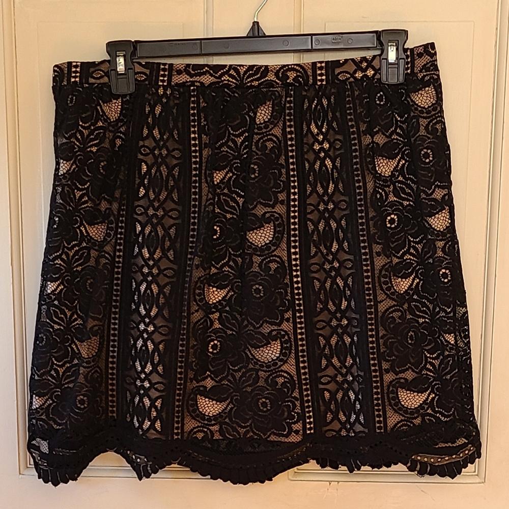 Xhilaration lace skirt